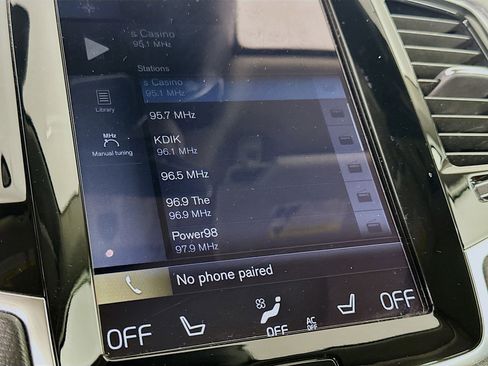 Used 2016 Volvo XC90 T6 Momentum AWD/4WD image 21
