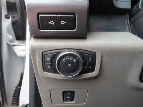 Used 2018 Ford F250 XLT w/ XLT Premium Package image 21