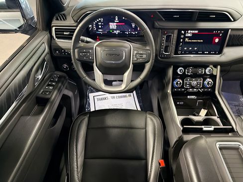 Used 2023 GMC Yukon Denali image 17