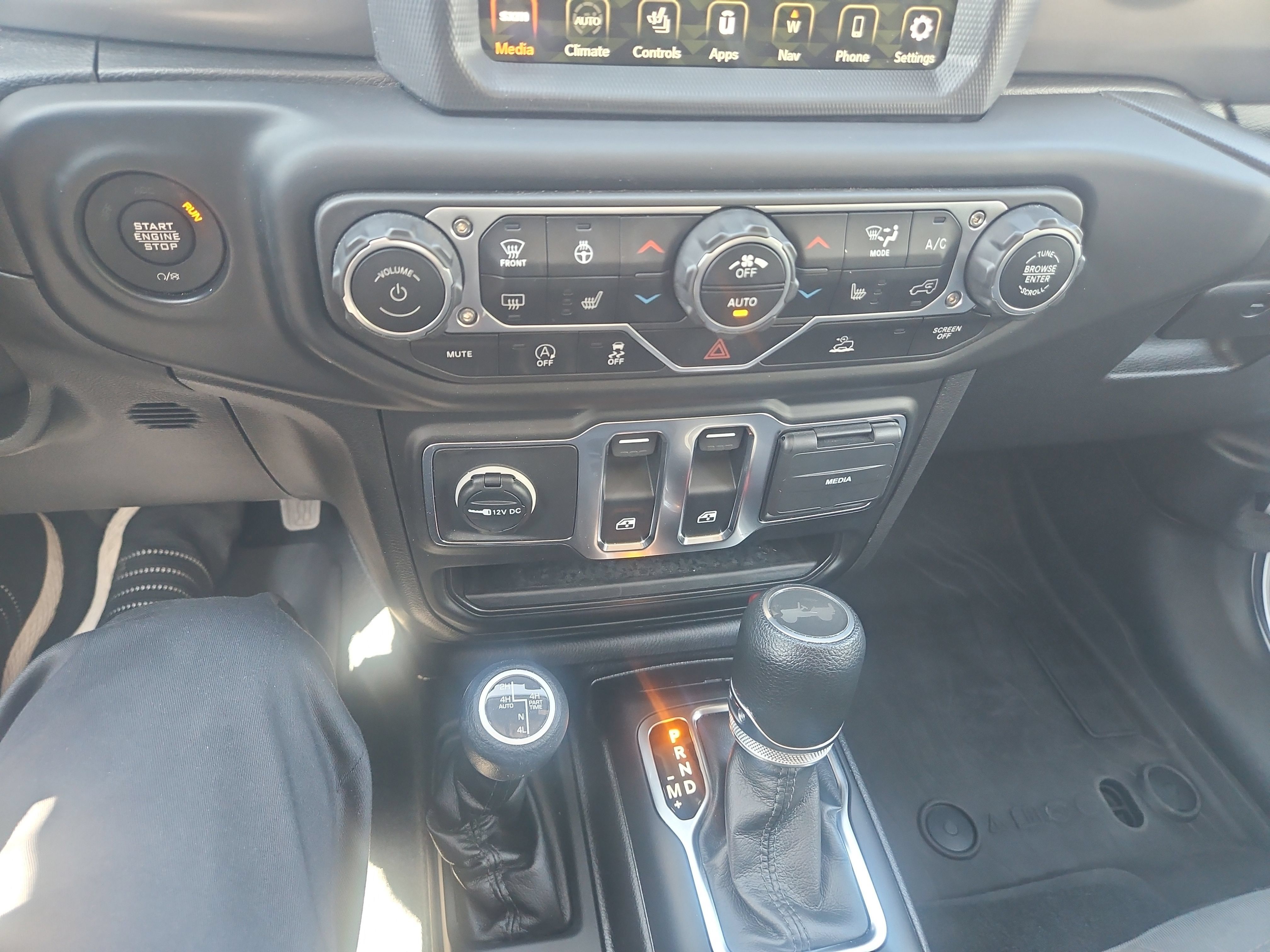 Used 2023 Jeep Wrangler Sport AWD/4WD image 3