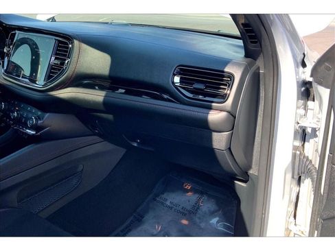 Used 2025 Dodge Durango GT AWD/4WD image 18