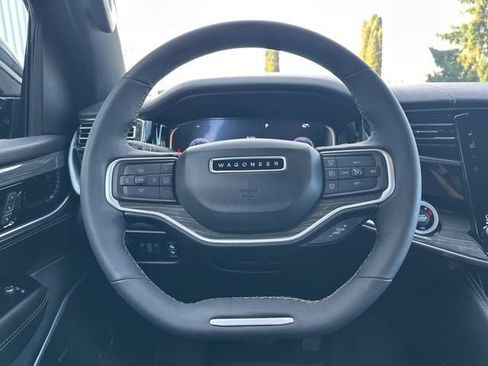 Used 2022 Jeep Wagoneer Series III w/ Premium Group I image 19