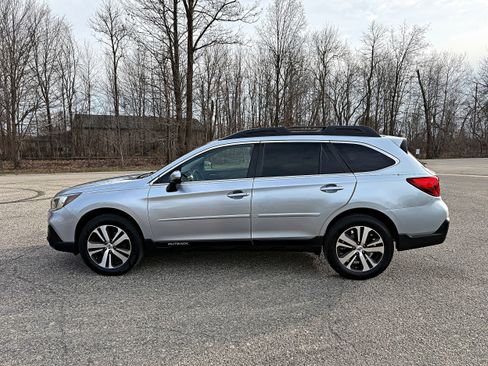 Used 2018 Subaru Outback 2.5i Limited image 6