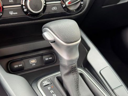 Certified 2025 Kia Soul LX w/ LX Technology Package image 20