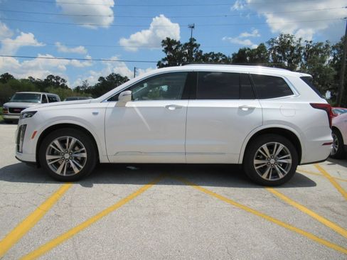 Used 2022 Cadillac XT6 Premium Luxury AWD/4WD image 5