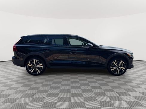 Used 2024 Volvo V60 B5 Cross Country Plus w/ Protection Package Premier AWD/4WD image 3