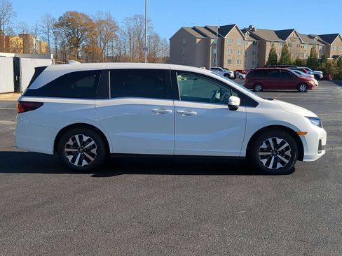 New 2026 Honda Odyssey EX-L image 9