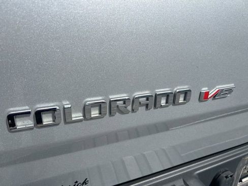 Used 2019 Chevrolet Colorado W/T w/ Custom Special Edition image 6