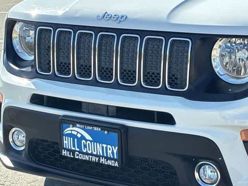 Used 2019 Jeep Renegade Latitude w/ Cold Weather Group AWD/4WD image 12