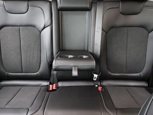 New 2025 Jeep Grand Cherokee Altitude image 34