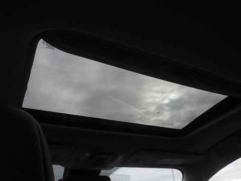 Used 2023 Toyota Sienna XLE image 16