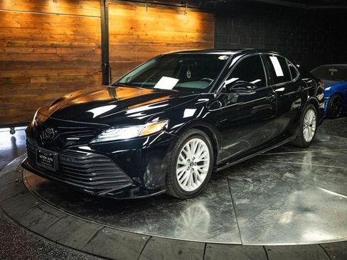 Used 2018 Toyota Camry XLE w/ Protection Package (Q2) FWD image 2