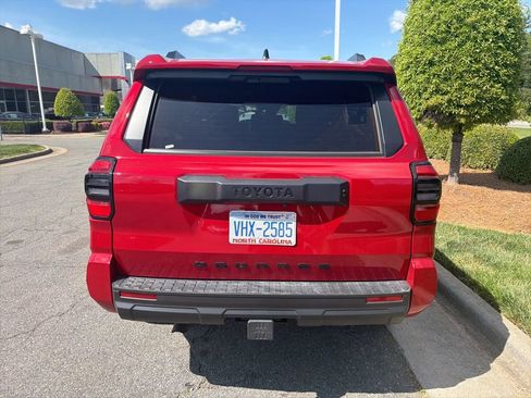 Used 2025 Toyota 4Runner SR5 image 7