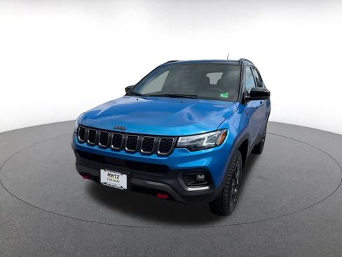 Used 2025 Jeep Compass Trailhawk image 7