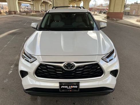 Used 2022 Toyota Highlander L image 2