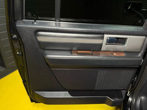 Used 2015 Ford Expedition EL Platinum image 21