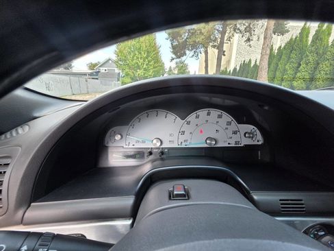 Used 2002 Ford Thunderbird Deluxe 2dr Convertible image 13