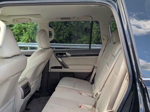 Used 2015 Lexus GX 460 w/ Premium Package AWD/4WD image 14