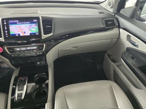 Used 2018 Honda Pilot Touring image 20