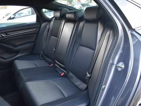 Used 2019 Honda Accord Sport image 17