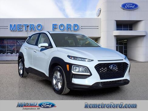 Used 2021 Hyundai Kona SE image 1