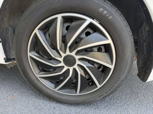 Used 2018 Nissan Sentra S image 23