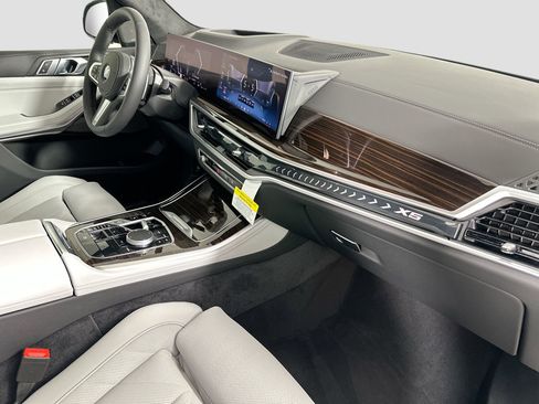 New 2026 BMW X5 xDrive40i w/ M Sport Package image 29