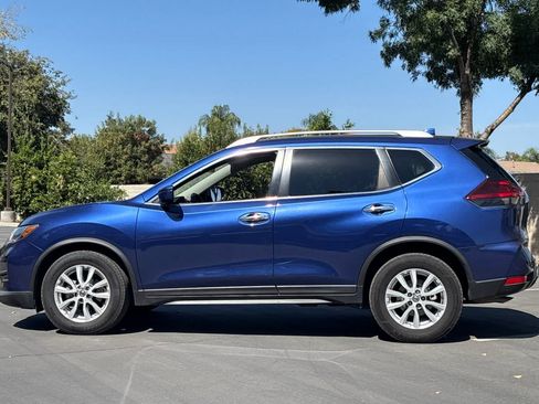 Used 2020 Nissan Rogue SV FWD image 6