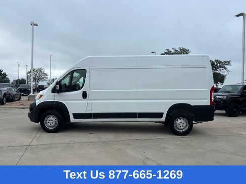 Used 2024 RAM ProMaster 2500 w/ Convenience Group FWD image 2