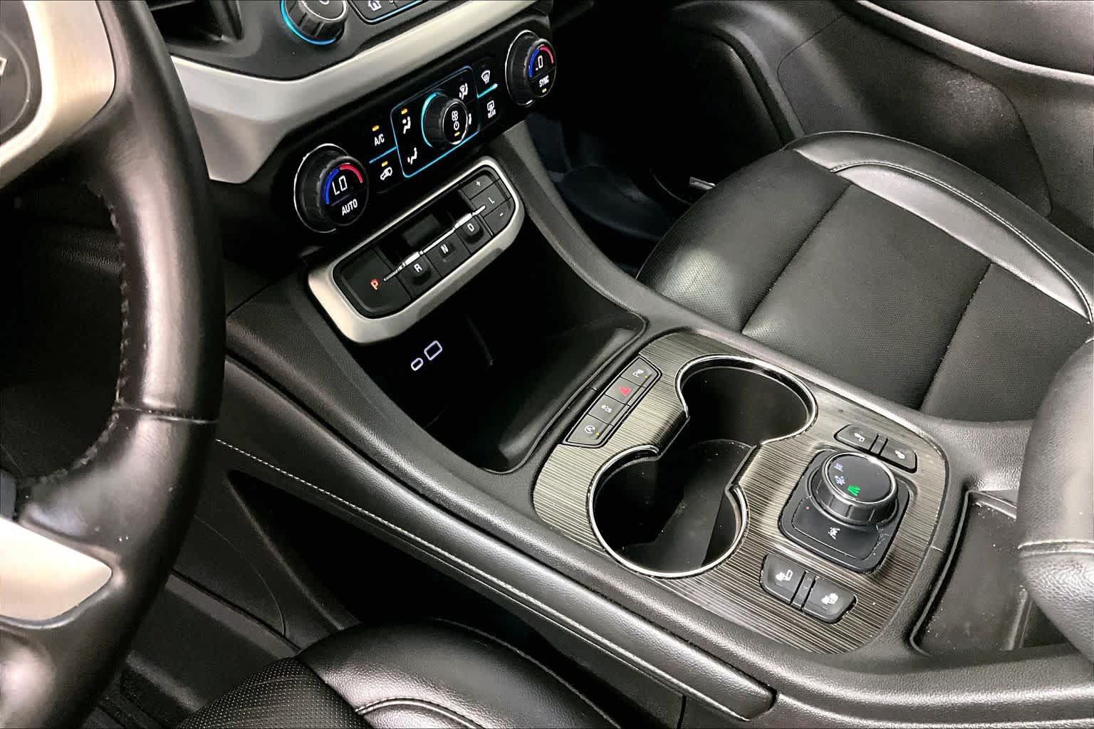Used 2022 GMC Acadia SLT w/ Elevation Edition FWD image 15