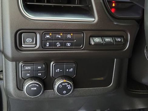 Used 2024 Chevrolet Tahoe Premier AWD/4WD image 24