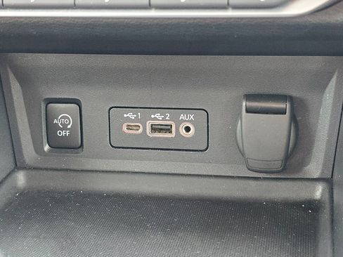 Used 2024 Nissan Sentra SV FWD image 29