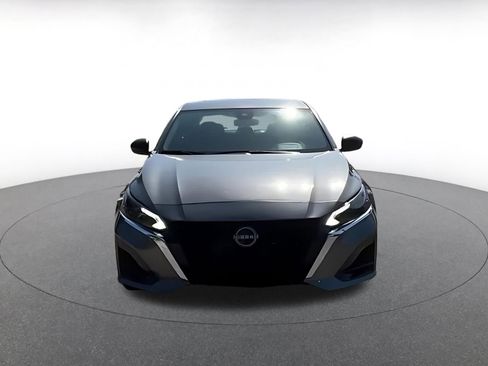 Used 2025 Nissan Altima 2.5 SV image 4