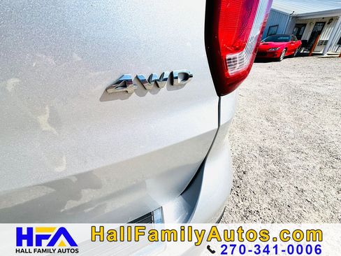 Used 2018 Ford Explorer Limited image 33
