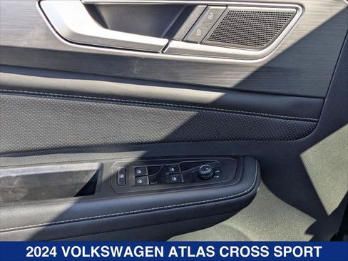Certified 2024 Volkswagen Atlas Cross Sport SE w/ Panoramic Sunroof Package AWD/4WD image 11
