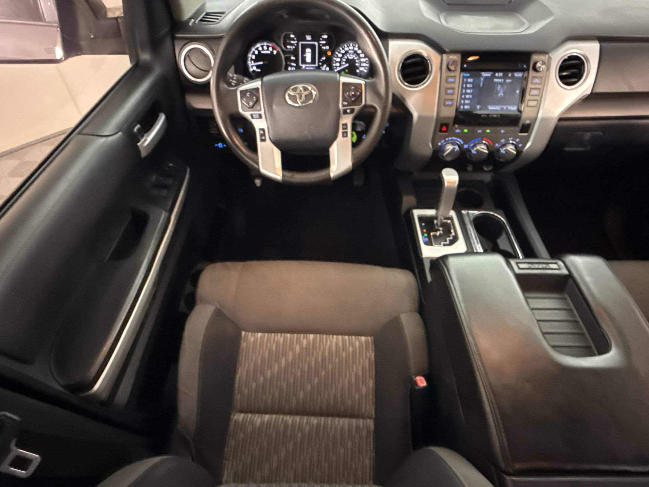 Used 2018 Toyota Tundra SR5 w/ SR5 Upgrade Package RWD image 24