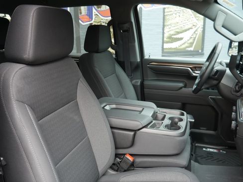 Used 2023 Chevrolet Silverado 1500 RST w/ Z71 Off-Road Package AWD/4WD image 9