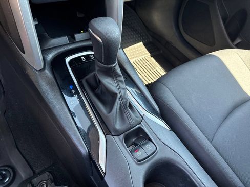 Used 2024 Toyota Corolla Cross LE w/ Moonroof Package AWD/4WD image 21
