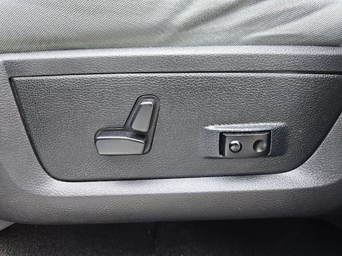 Used 2017 RAM 1500 Big Horn AWD/4WD image 17