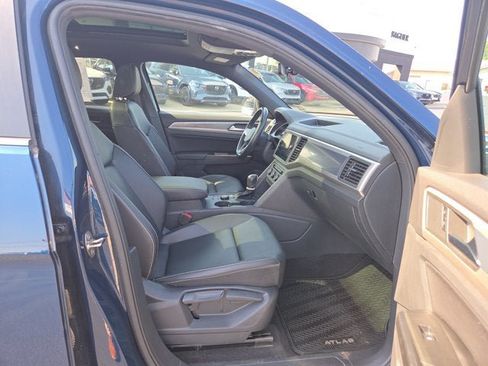Used 2020 Volkswagen Atlas Cross Sport SE AWD/4WD image 16