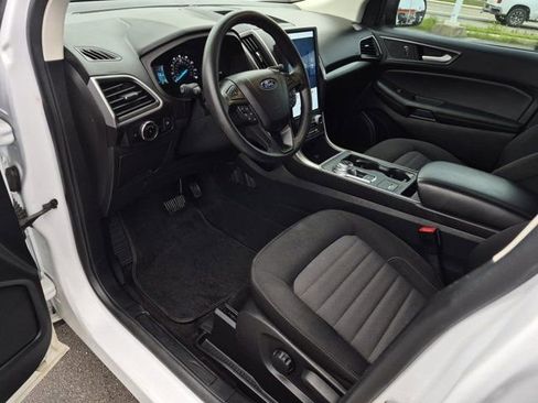 Used 2024 Ford Edge SE image 12