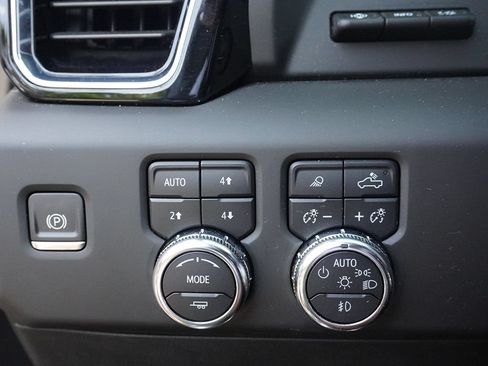 Used 2024 GMC Sierra 1500 Denali AWD/4WD image 46