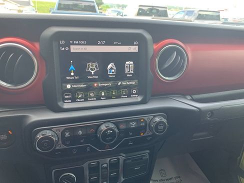 Used 2023 Jeep Gladiator Rubicon w/ Cold Weather Group AWD/4WD image 21