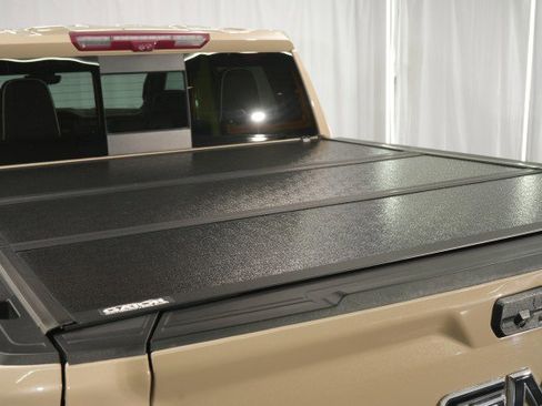 Used 2023 GMC Sierra 1500 AT4X image 28