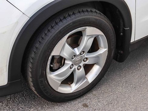 Used 2016 Honda HR-V EX image 4