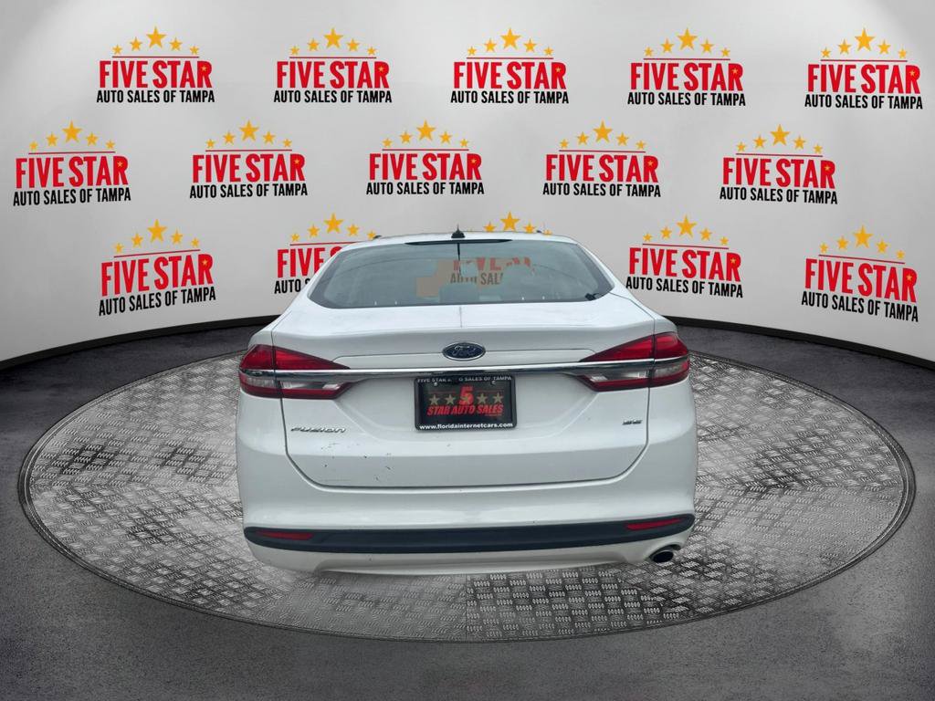Used 2017 Ford Fusion SE FWD image 6