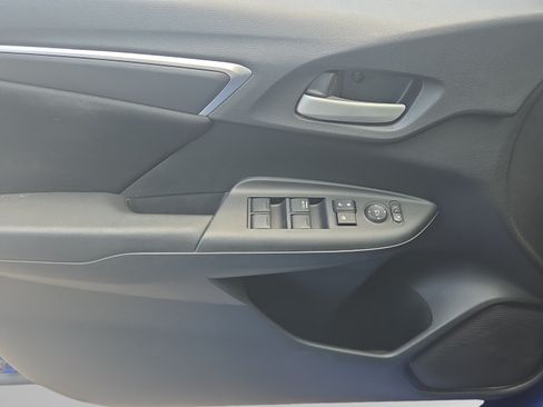 Used 2015 Honda Fit LX image 34