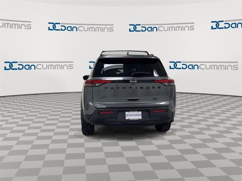 Used 2022 Nissan Pathfinder SV w/ SV Black Package image 7
