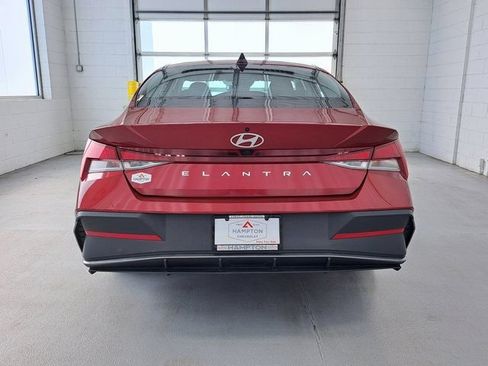 Used 2024 Hyundai Elantra SEL FWD image 6
