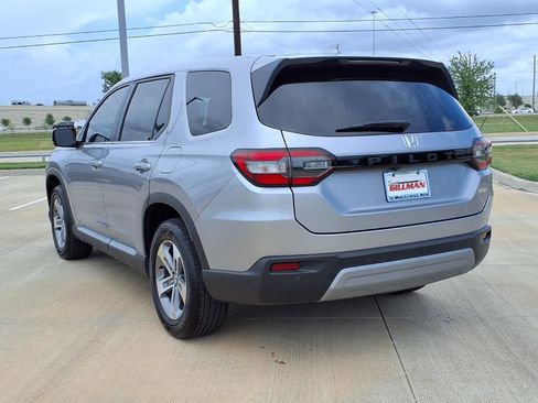 Used 2025 Honda Pilot EX-L image 2